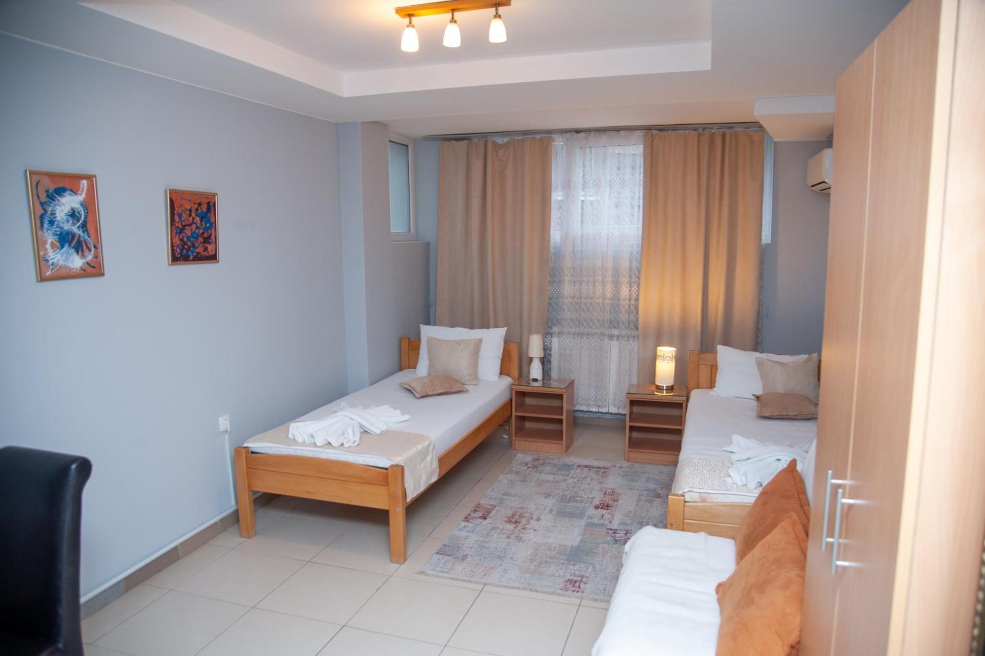 Hotel North City Titova Mitrovica Buitenkant foto