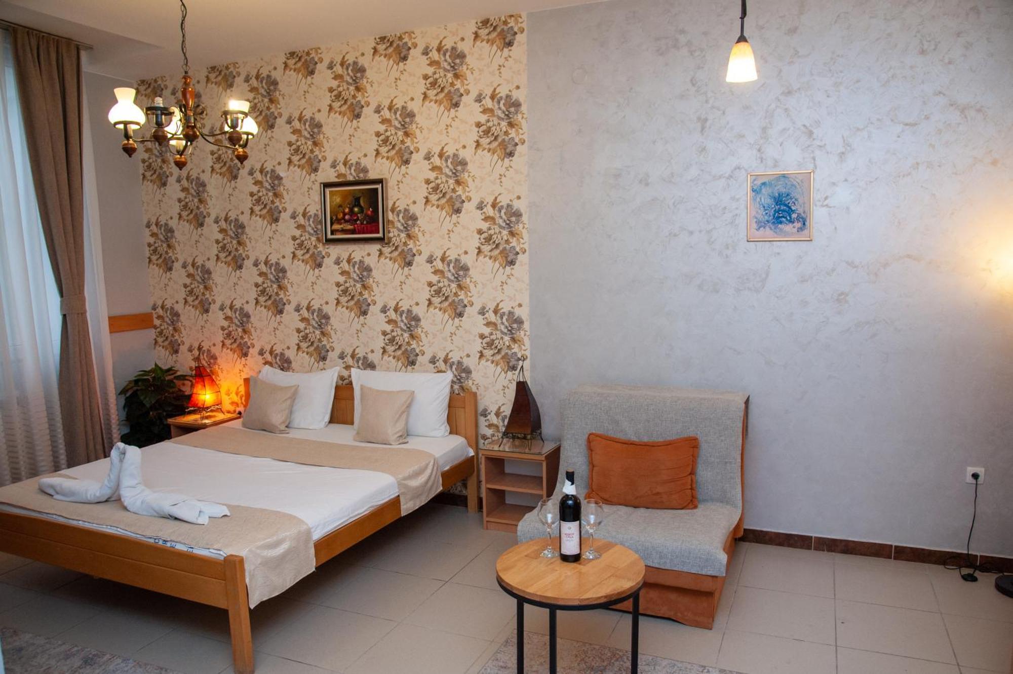 Hotel North City Titova Mitrovica Buitenkant foto