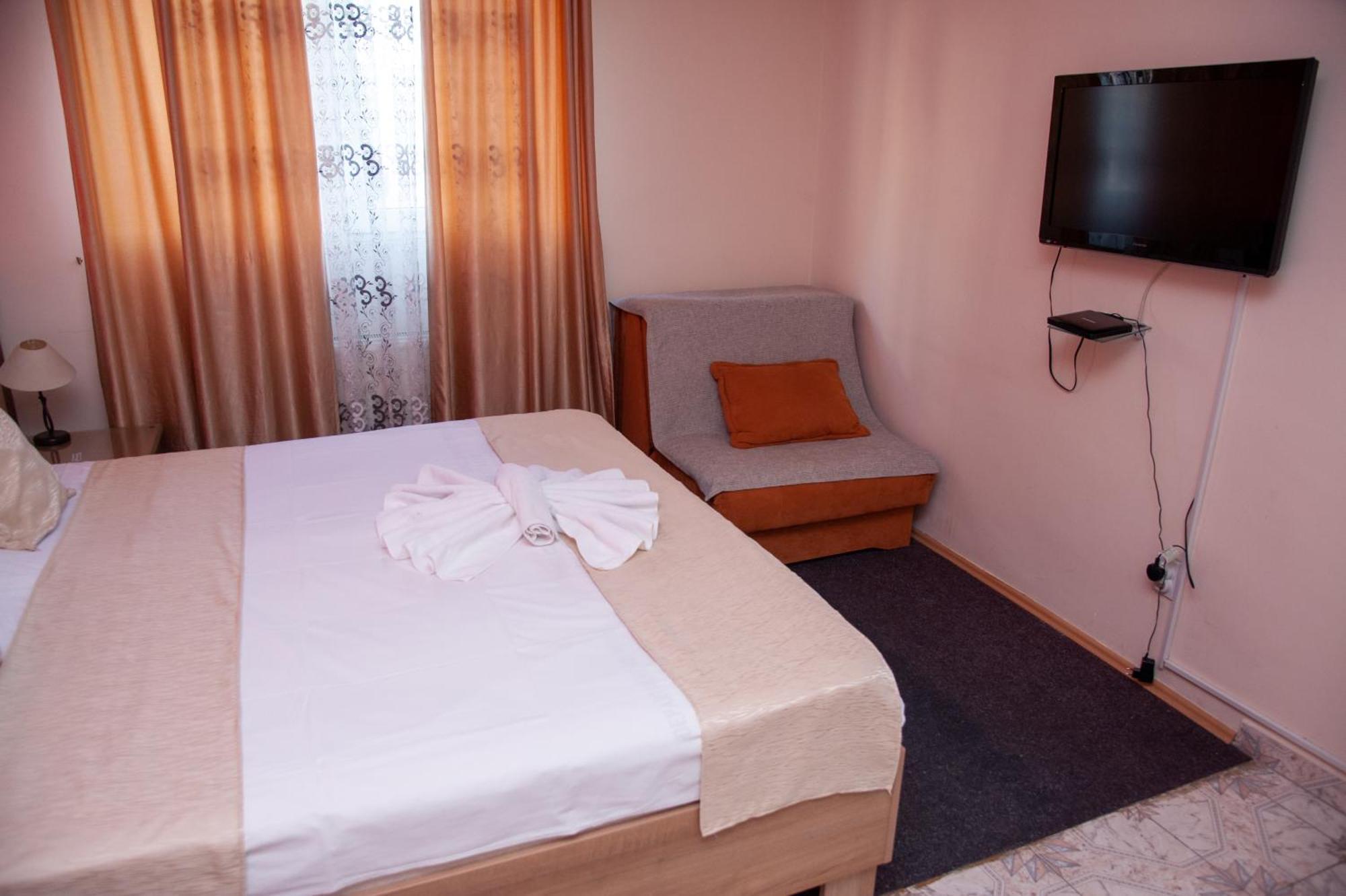 Hotel North City Titova Mitrovica Buitenkant foto