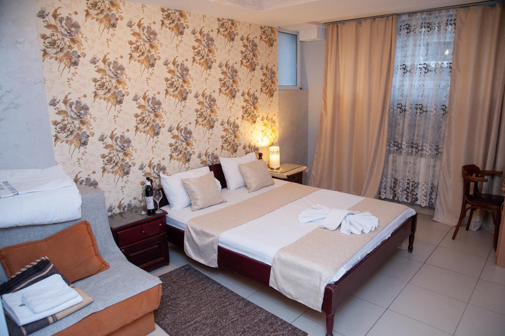 Hotel North City Titova Mitrovica Buitenkant foto